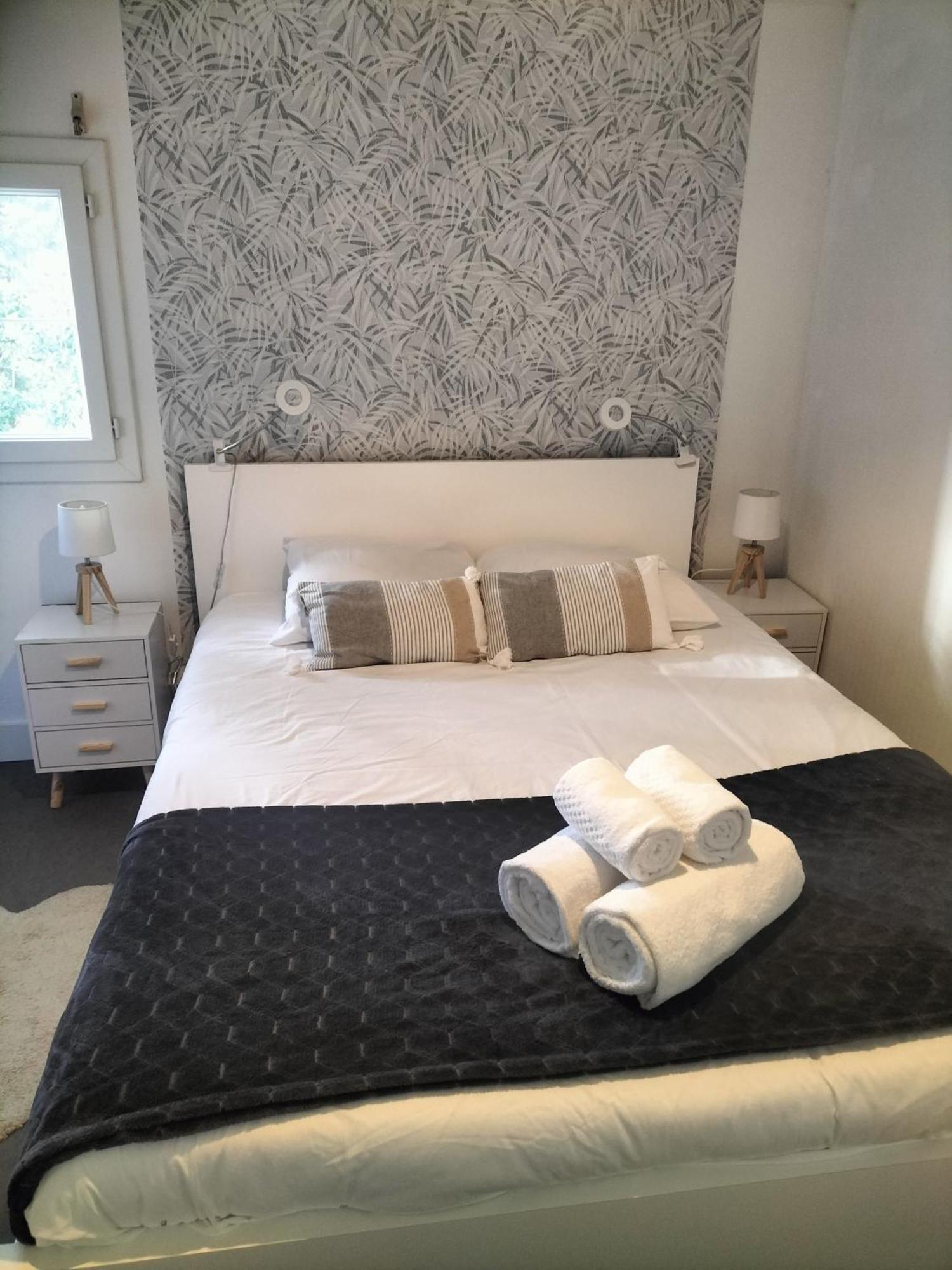 Holiday home Maison A 50 M De La Sous Les Pins *
